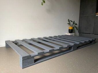 Rám postele z palet šedý (masivní borovice)
