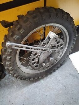 Zadní kola na ČZ 125984 cross
