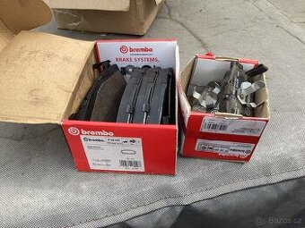 Prodám brzdové destičky Brembo na Hondu Accord 8g