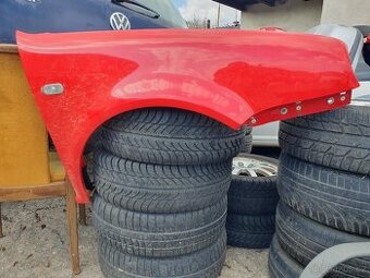 BLATNÍKY VOLKSWAGEN GOLF IV ČERVENÉ
