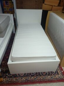 Prodám krásnou postel IKEA MALM 90 x 200 cm
