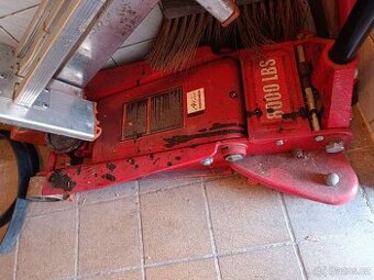 Prodám hydraulický zvedák 5t