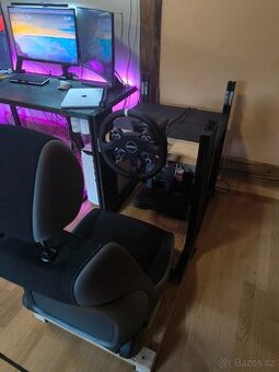 Závodní simulátor