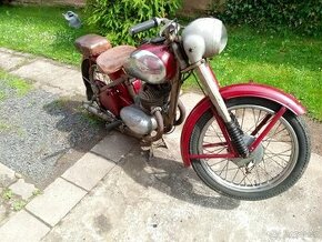 Jawa 350 pérák kryt karburace 5000kc aj.