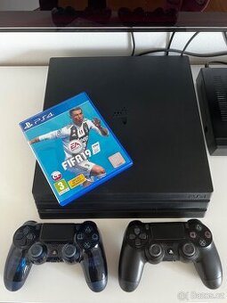 PS4 Pro 1TB + 2 ovladače + FIFA 19