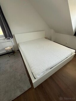 Výklopná postel Ikea Malm 180x200 s úložným prostorem