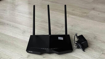 Router Tenda AC18