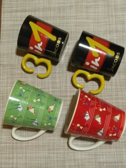 Hrnky 4 kusy / 40,-