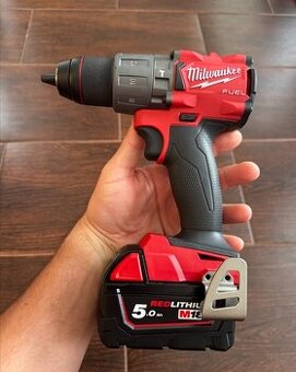 Prodám vrtačku s příklepem Milwaukee M18 FPD2
