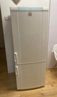 DOVOZ MOŽNÝ funkční lednička Electrolux