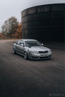 Superb 1 2.8 v6