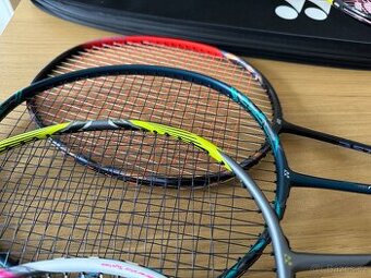 Rakety YONEX - Astrox 88s Pro, Astrox 66, Arcsaber 7 Tour, A