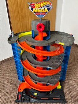Hot Wheels Mega Garage + 5 autíček - velmi zachoválá