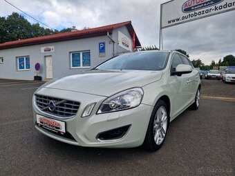 Volvo V60, 2.0 D3,TOP STAV,VÝBAVA