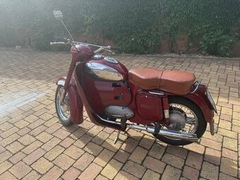 Jawa 250 - kývačka