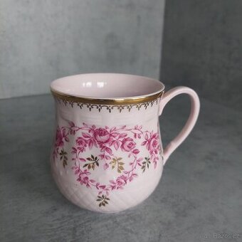 Porcelanovy hrnek rucne malovany - Czechoslovakia