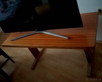 Televizní – konferenční stolek