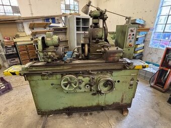 Bruska hrotová TOS 2UC-750