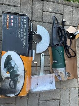 ÚHLOVÁ BRUSKA PATRIOT 230MM (nová)