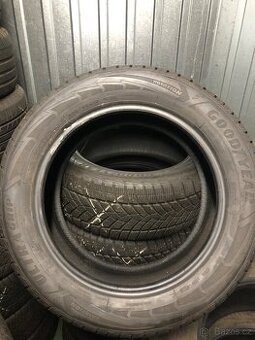 Kompletní sada GoodYear UltraGrip 235/55R17 103V