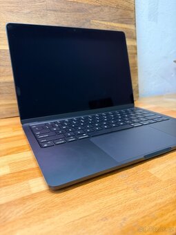 MacBook Air M3, 2025, 256GB (12 měsíců záruka)