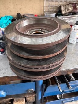 Použité brzdové kotouče Dodge Durango 5.7 R/T 2021