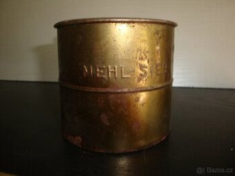 mechanické sítko na cukr