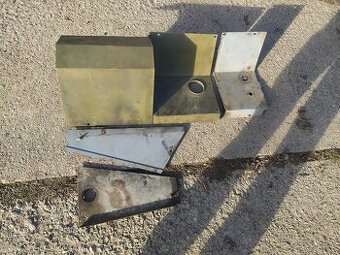 Na Multicar 22 - Vnitřní plechy motoru