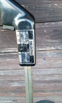 Prodám zahradní elektrický vyžínač trávy