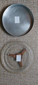 Hliníkový tác na pizzu a skleněný talíř