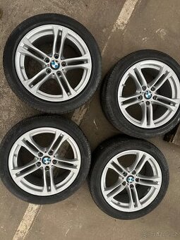 Pěkná BMW M alu R18