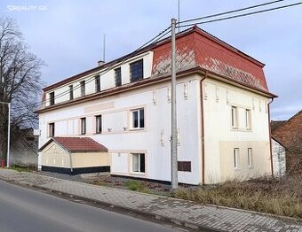 Prodej velkého domů podlažice.