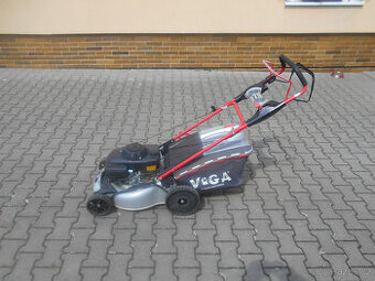 VEGA PRODÁM SEKAČKU