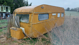 Karavan - podvalník