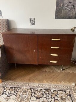 retro skříňka UP závody