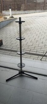 Stojan na pneumatiky