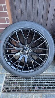 Ford Mustang GT S550 originální kola R19