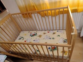 Zánovní dětská postýlka s matrací