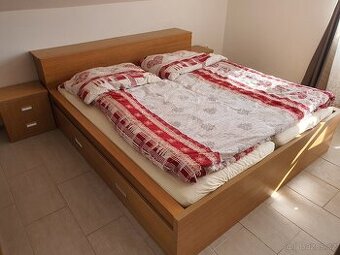 Manželská postel na míru + 2 výsuvné postele s matracemi + n