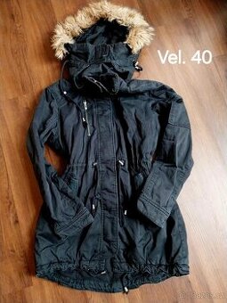 Dlouhá zimní bunda :)