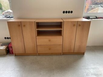 Obývací / jídelní stěna, vitrína