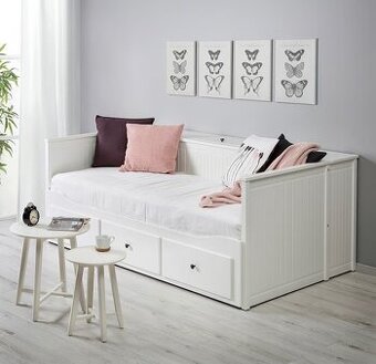 Postel IKEA HEMNES 2x matrace + úložný díl na matraci