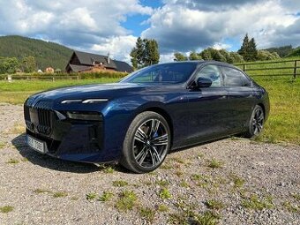 BMW 740d xDrive, M-paket, B&W, záruka