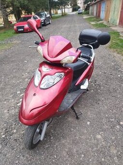 prodám skuter jenowa 125 r.v2014 . STK 09.2027