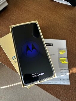 Moto G84 8GB/256GB - 1