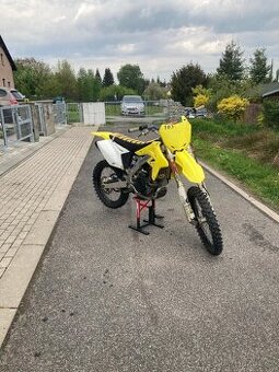 Suzuki RMZ250 2009