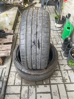 255/35 R20