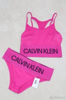 Sportovní podprsenka + kalhotky Calvin Klein v. S