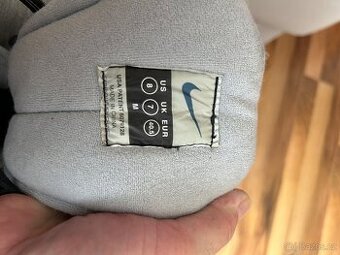 Přidám kolečkové brusle NIKE velikost 40,5