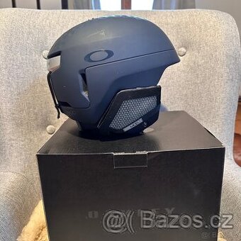 Helma OAKLEY MOD3 nová, velikost M